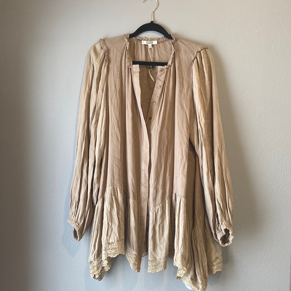 gimmicks by BKE Blouse